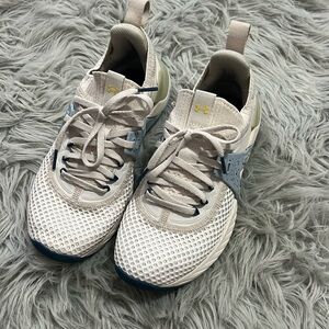 Under Armour hovr trainer size 6.5